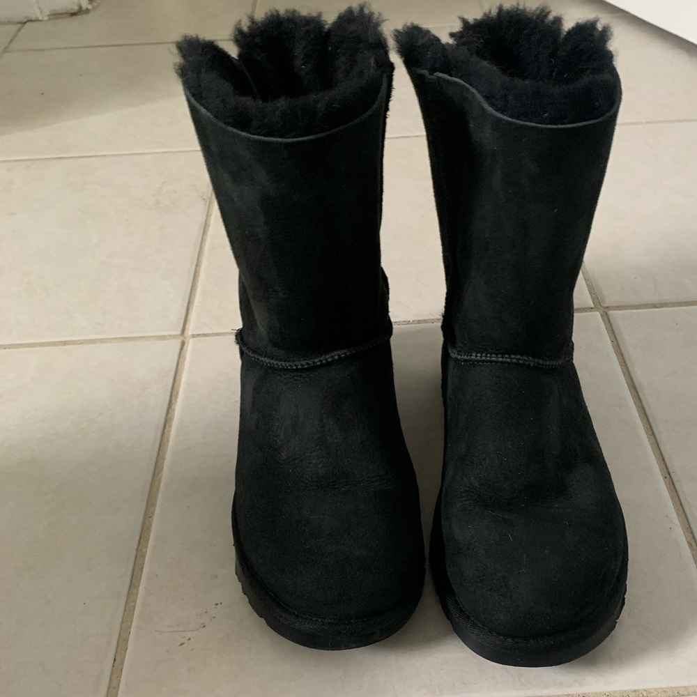 Ugg boots with bows
